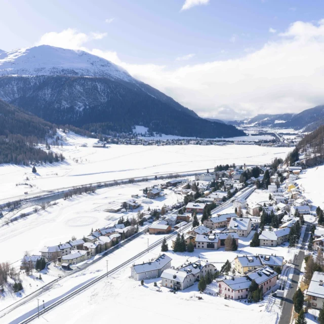 Ab Donnerstag soll das Wetter kippen, geniessen wir noch die Sonne 🌞🥰#madulain #engadin #graubünden #switzerland